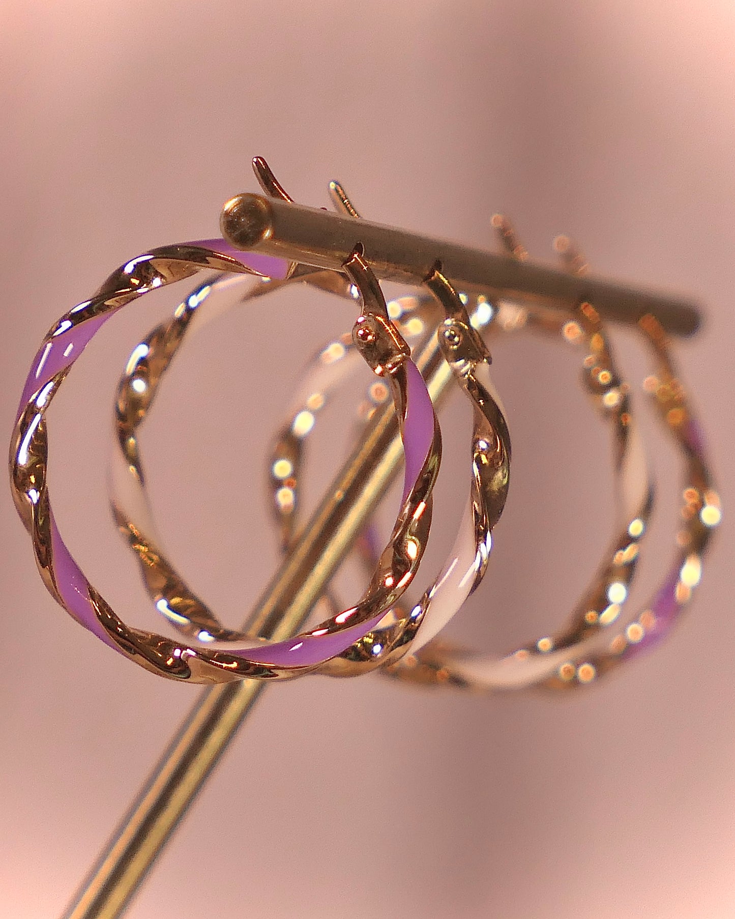 14K Yellow Gold 20x2mm Purple Enamel Round Twist Hoops